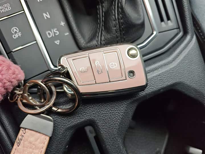 Фото 9 - Volkswagen Lavida