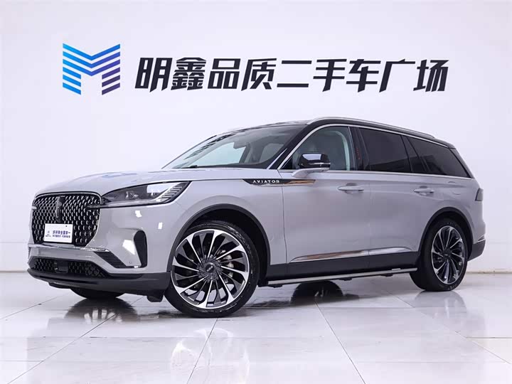 Фото 2 - Lincoln Aviator