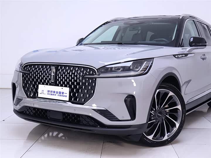 Фото 3 - Lincoln Aviator