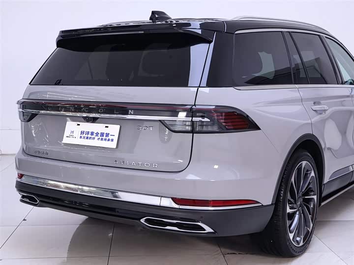 Фото 8 - Lincoln Aviator