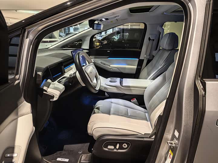 Фото 6 - XPeng X9