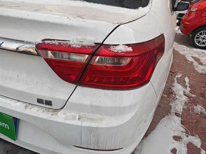 Фото 8 - Geely Vision