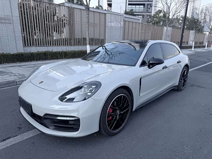 Фото 1 - Porsche Panamera