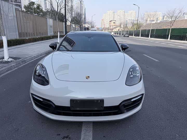 Фото 2 - Porsche Panamera
