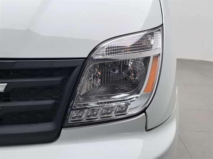 Фото 7 - Maxus V80