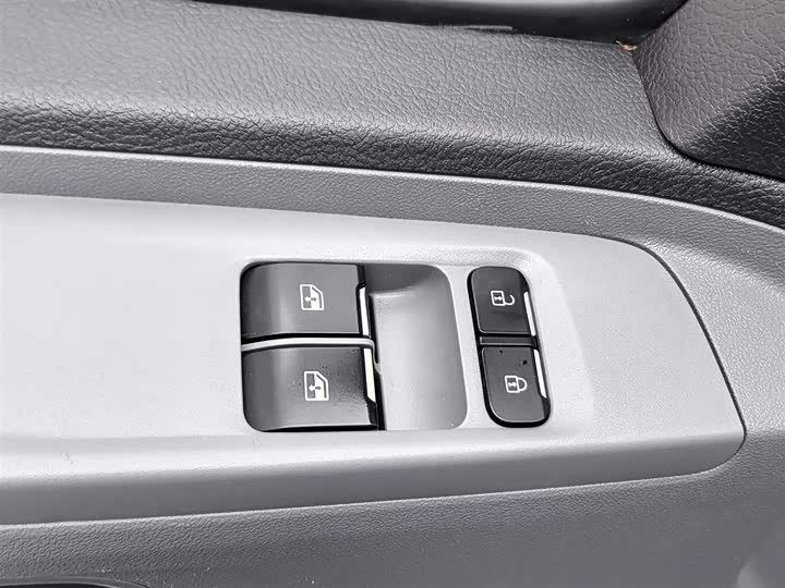 Фото 9 - Maxus V80