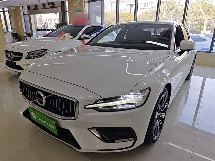 Фото 1 - Volvo S60