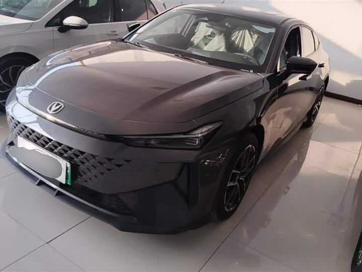 Фото 1 - Changan UNI-V Hybrid