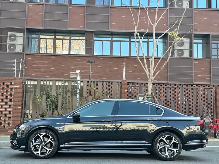 Фото 5 - Volkswagen Magotan