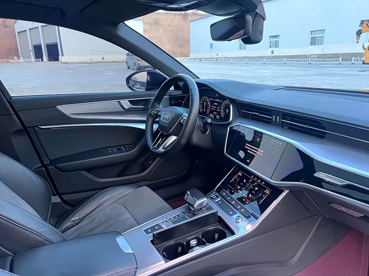 Фото 9 - Audi A6L