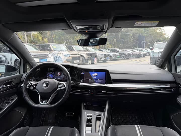 Фото 2 - Volkswagen Golf