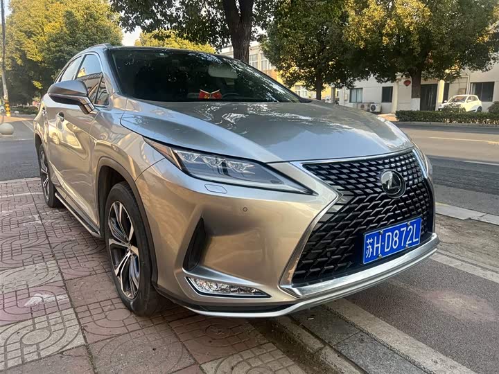 Фото 3 - Lexus RX