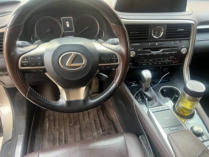 Фото 5 - Lexus RX