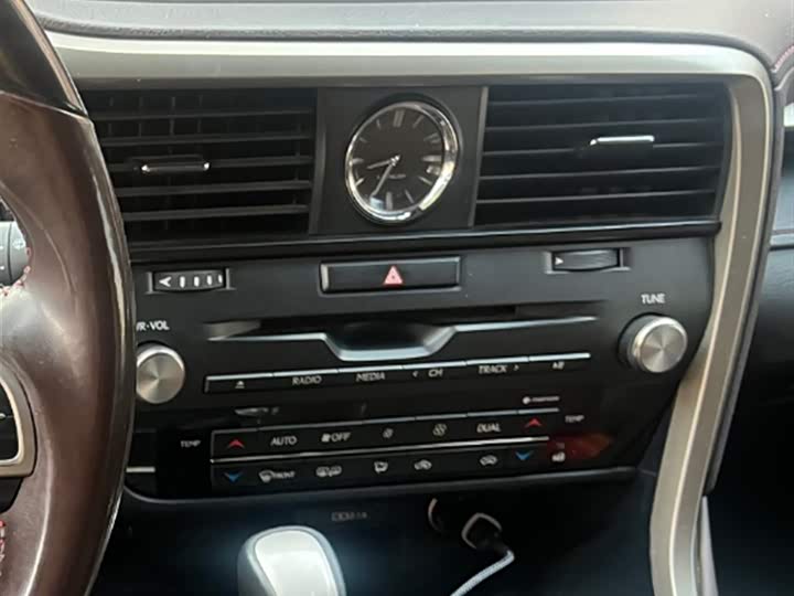 Фото 8 - Lexus RX