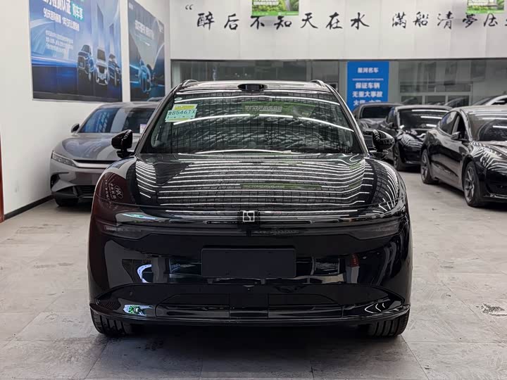 Фото 2 - Zeekr 7X