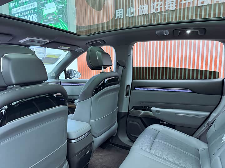 Фото 9 - Zeekr 7X