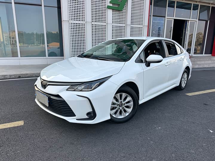 Фото 4 - Toyota Corolla