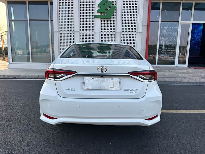 Фото 6 - Toyota Corolla