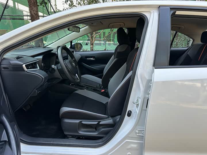 Фото 7 - Toyota Corolla