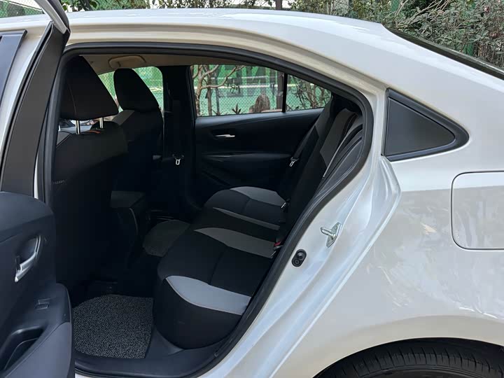 Фото 8 - Toyota Corolla