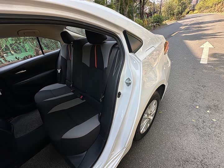 Фото 9 - Toyota Corolla