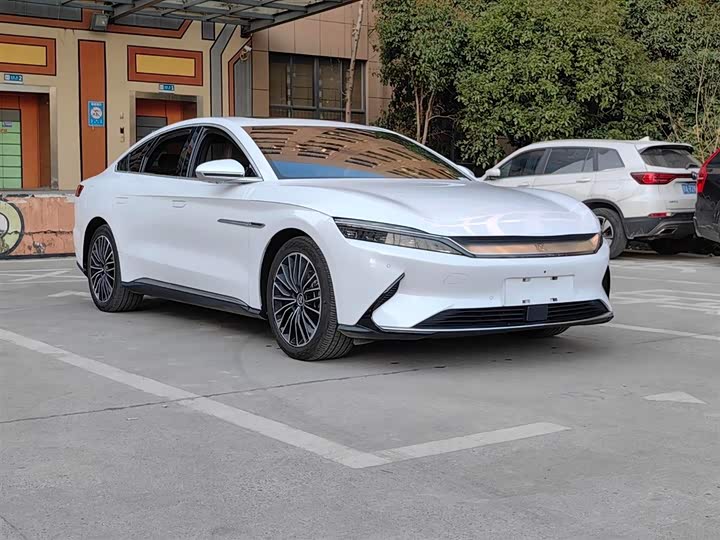 Фото 3 - BYD Han