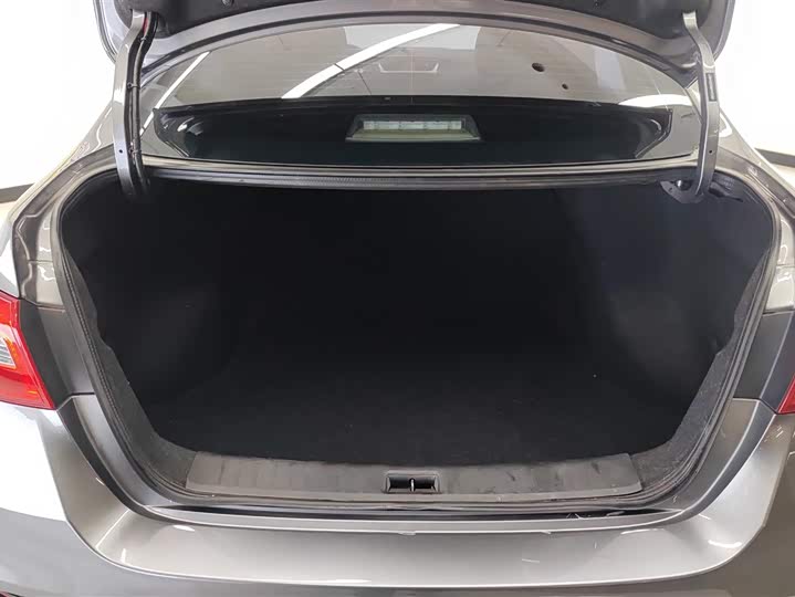 Фото 4 - Nissan Sylphy