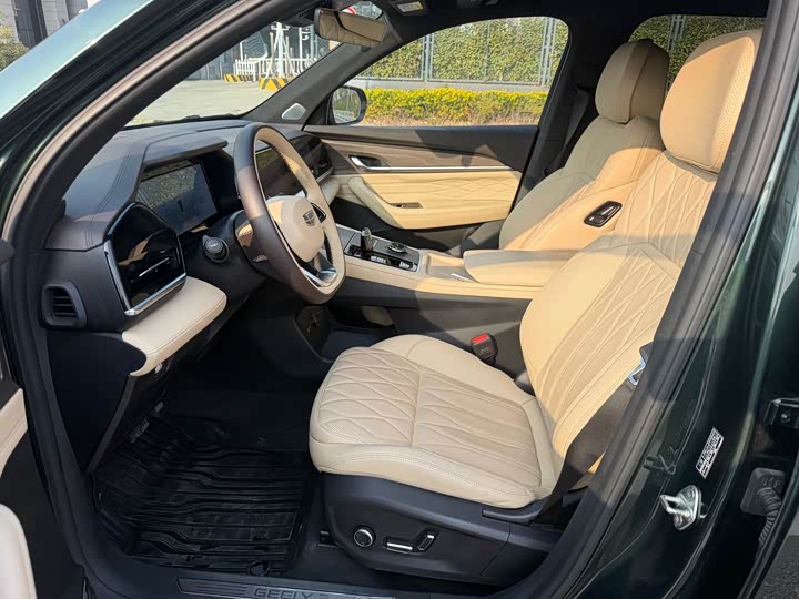 Фото 3 - Geely Monjaro