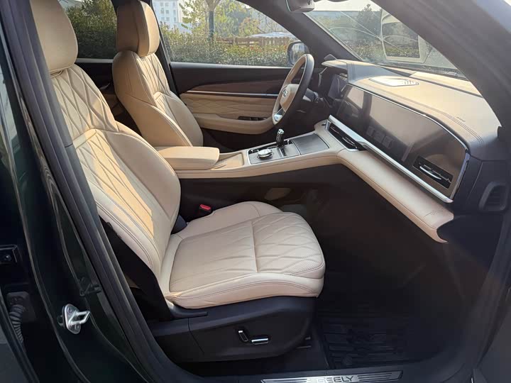 Фото 4 - Geely Monjaro