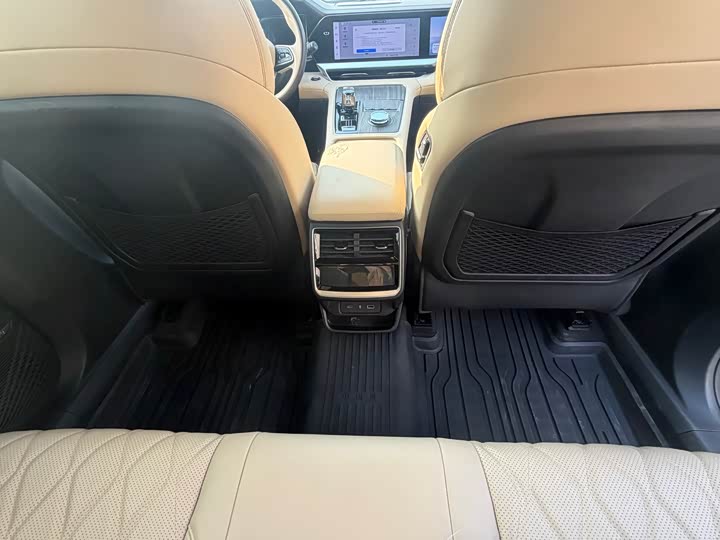 Фото 6 - Geely Monjaro