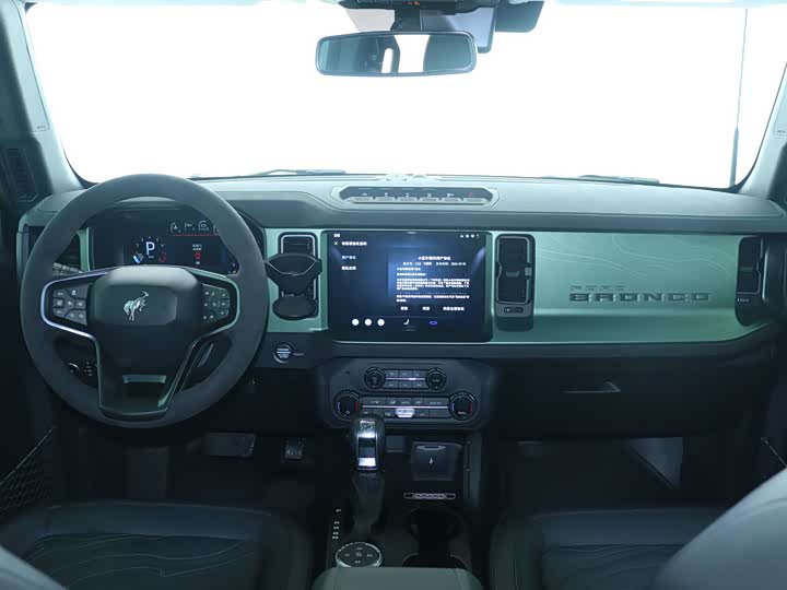 Фото 8 - Ford Bronco