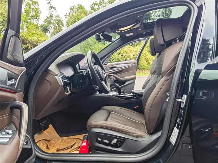 Фото 9 - BMW 5 Series