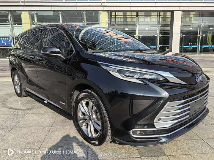 Фото 3 - Toyota Sienna