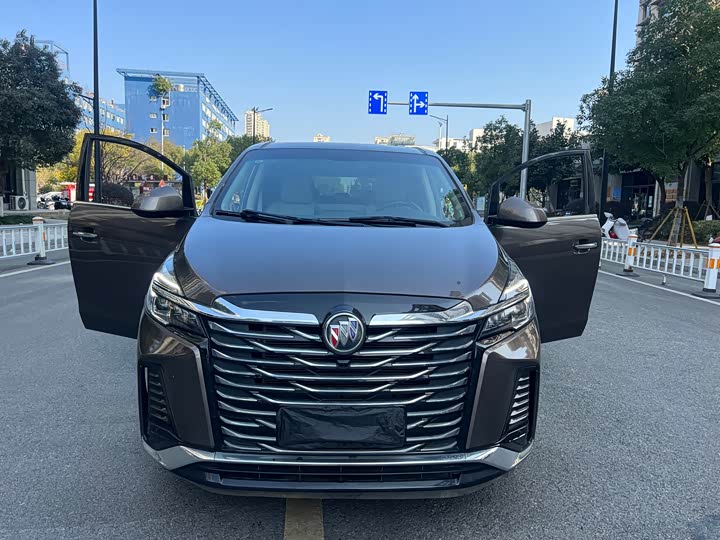 Photo 7 - Buick GL8 ES