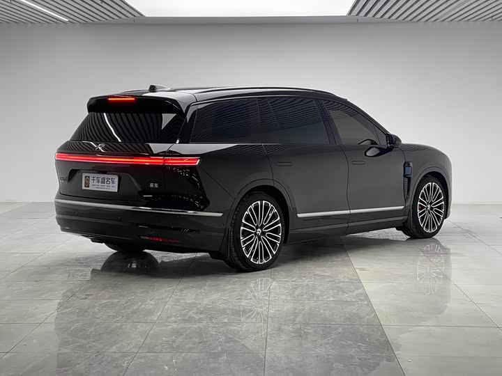 Фото 6 - Nio ES8