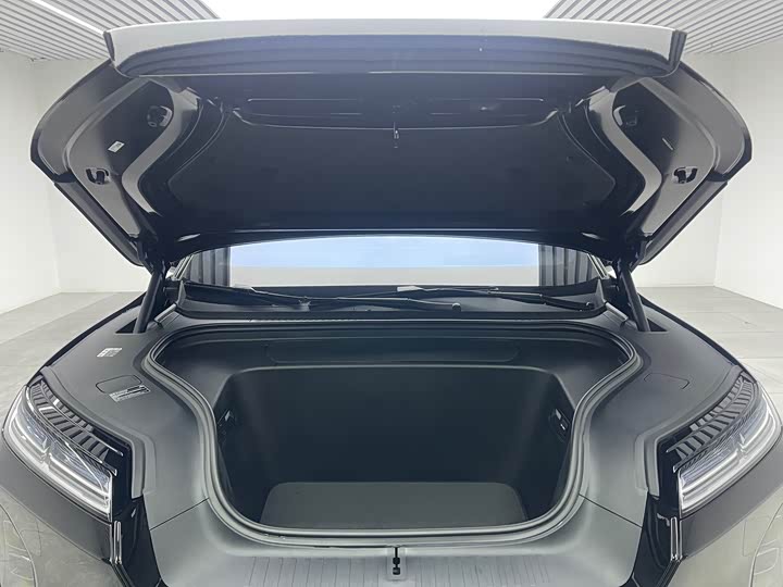 Фото 9 - Nio ES8