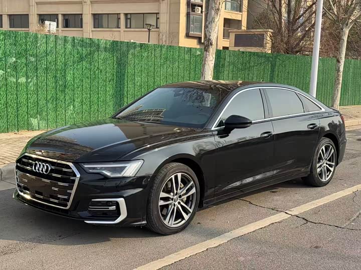 Фото 1 - Audi A6L