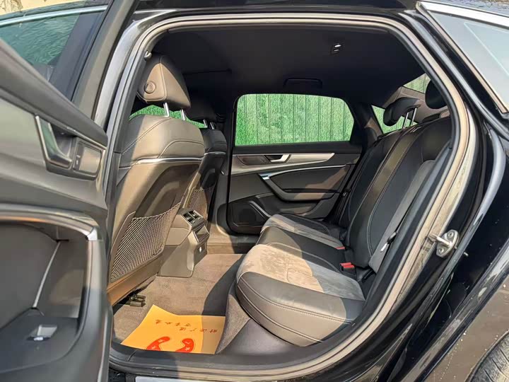 Фото 6 - Audi A6L