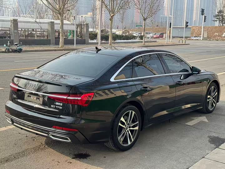 Фото 7 - Audi A6L