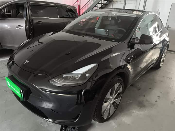 Фото 1 - Tesla Model Y