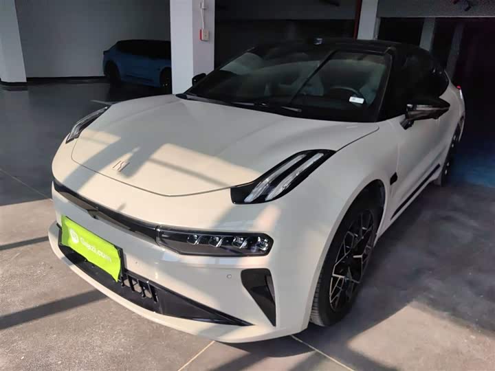 Фото 1 - Zeekr 001