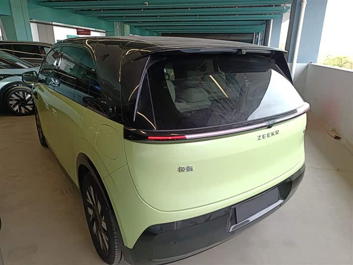 Фото 5 - Zeekr Mix
