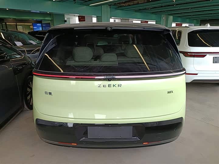 Фото 6 - Zeekr Mix