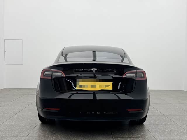 Фото 5 - Tesla Model 3