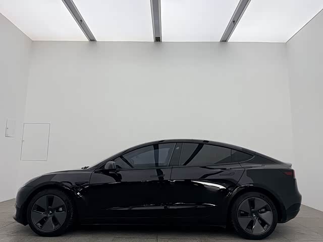 Фото 8 - Tesla Model 3