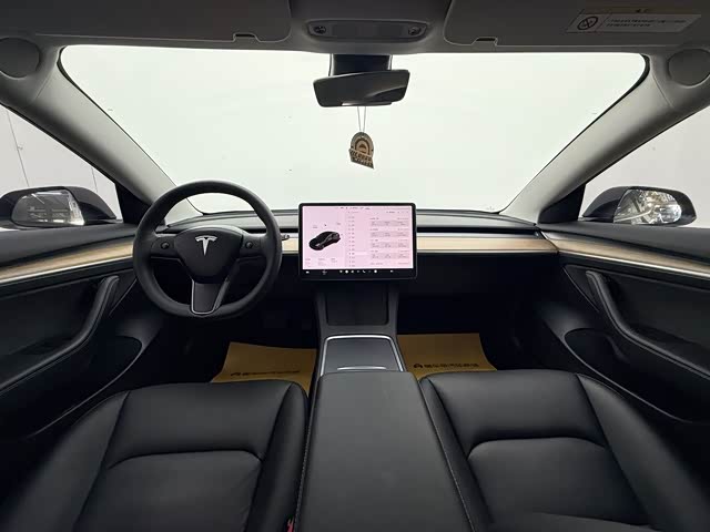 Фото 9 - Tesla Model 3
