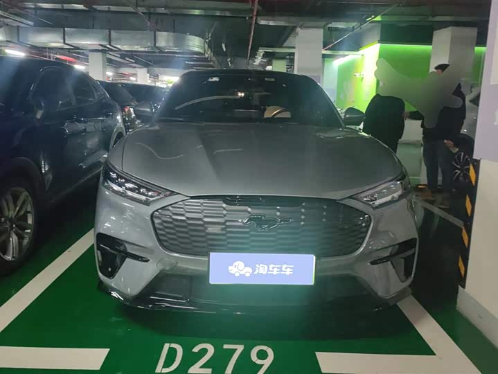 Фото 2 - Ford Mustang Mach-E