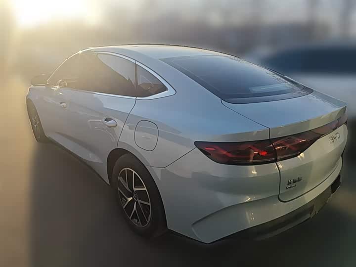 Фото 9 - BYD Qin L