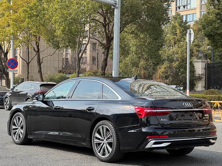 Фото 6 - Audi A6L