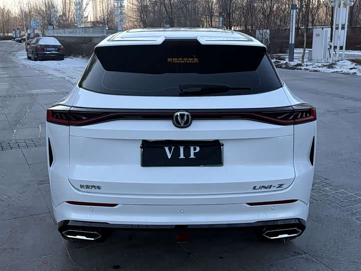 Фото 6 - Changan UNI-Z Hybrid